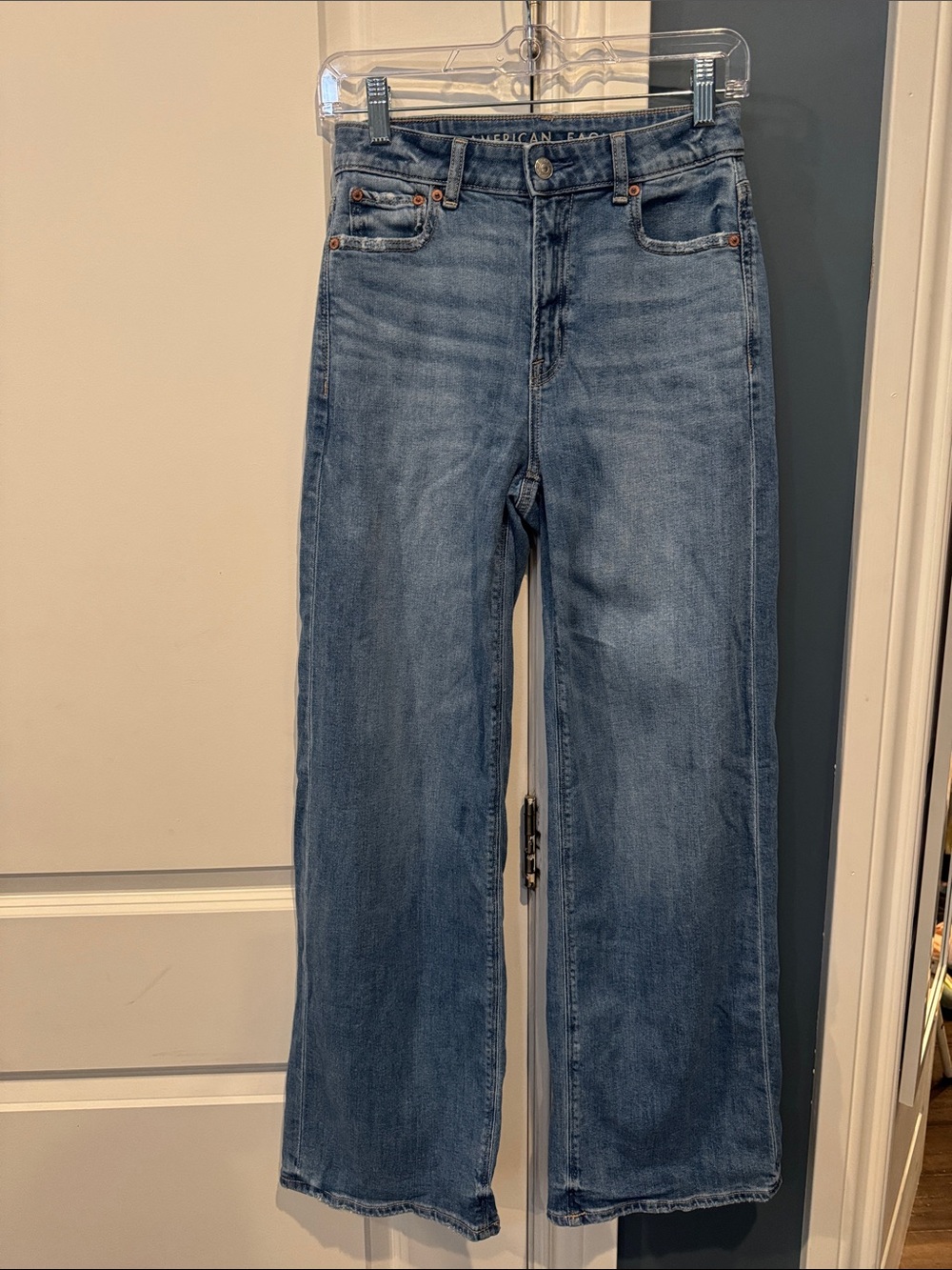 American eagle wide leg Classic medium Wash Denim Jeans 00